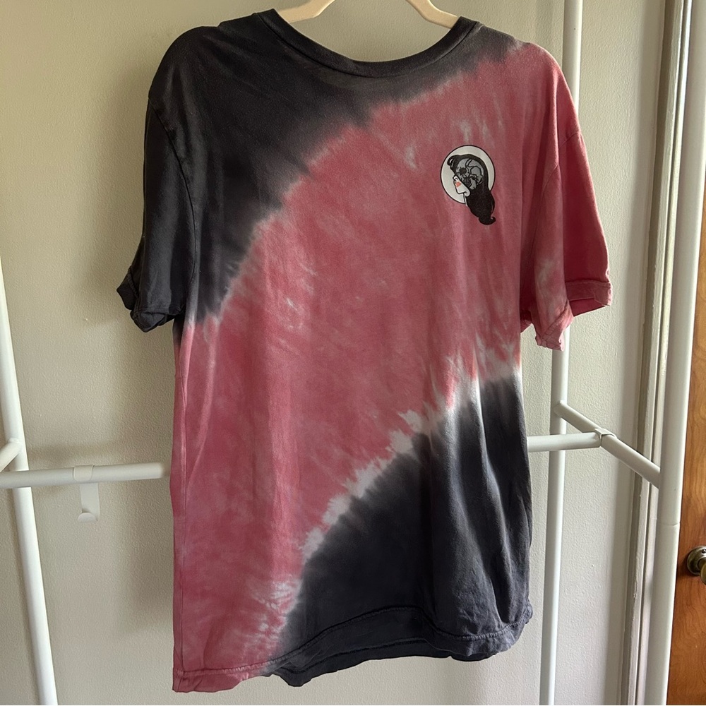 ⭐️ Never Made tie dye shirt with back graphic print